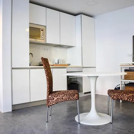 Apartment Modern Bright Open Plan Living In Trendy *