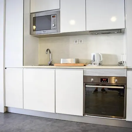 Modern Bright Open Plan Living In Trendy